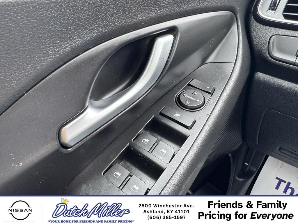 2020 Hyundai Elantra GT Base