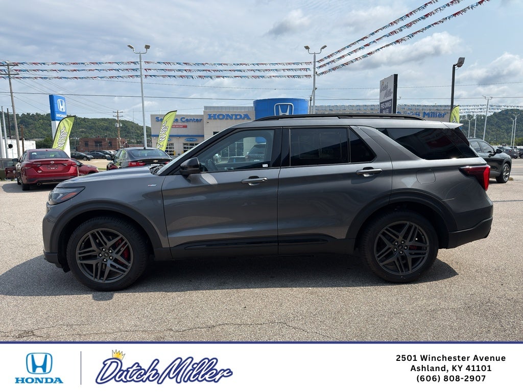 2025 Ford Explorer ST-Line
