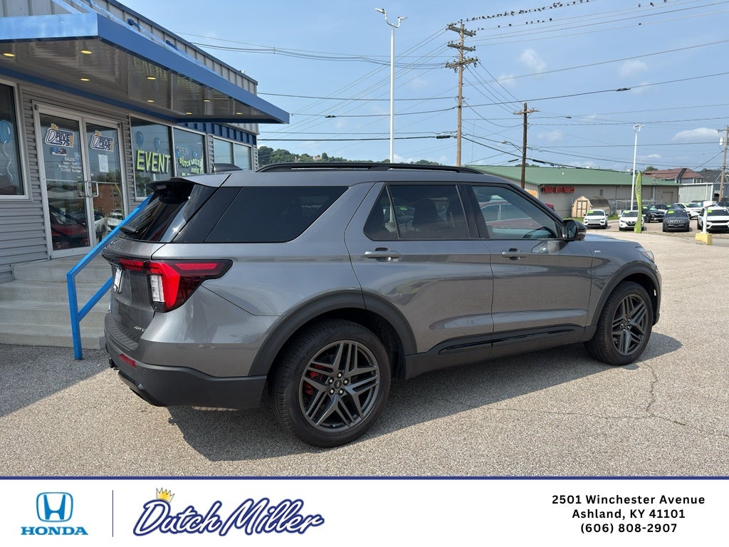 2025 Ford Explorer ST-Line