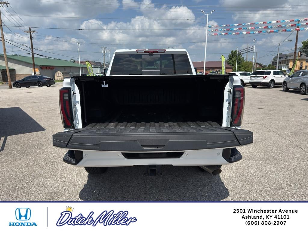 2025 GMC Sierra AT4
