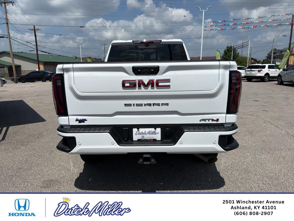 2025 GMC Sierra AT4
