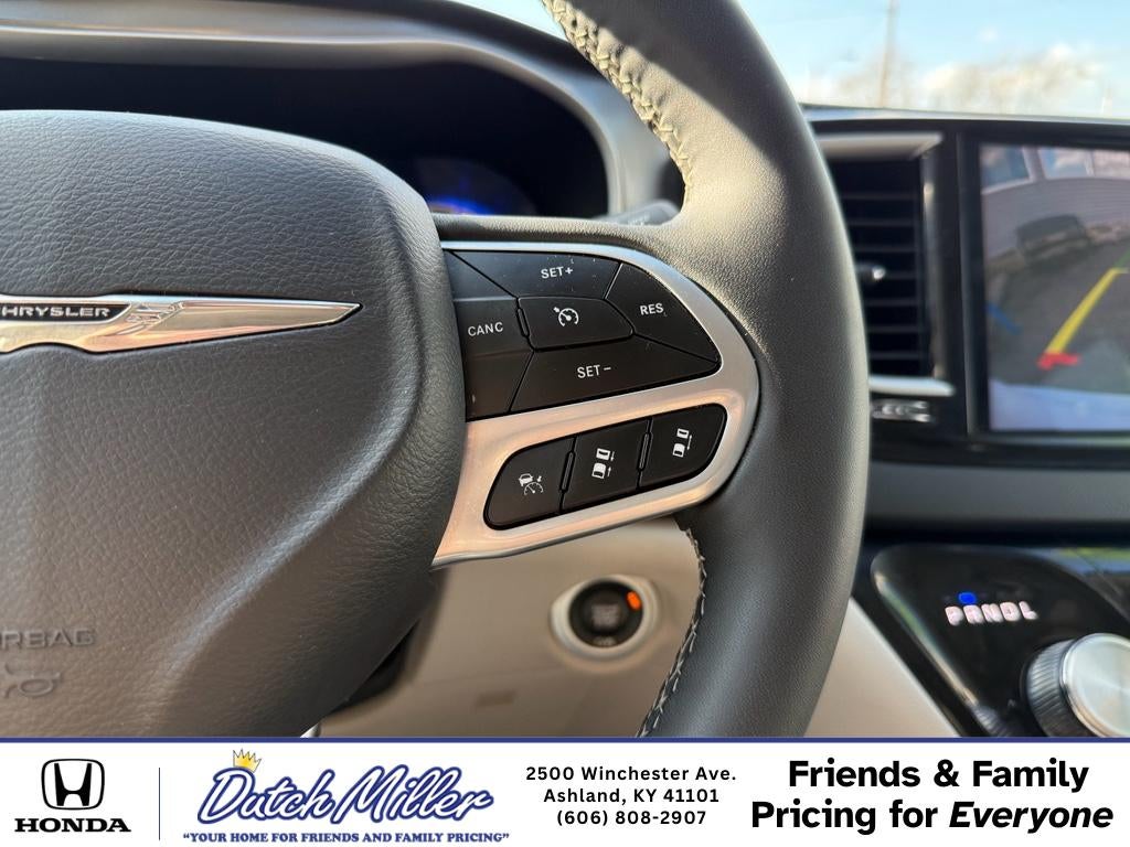 2024 Chrysler Pacifica Touring L