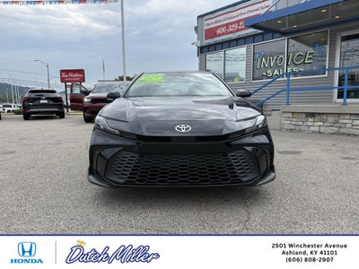 2025 Toyota Camry Hybrid SE