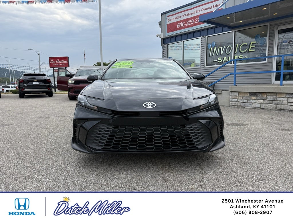 2025 Toyota Camry Hybrid SE