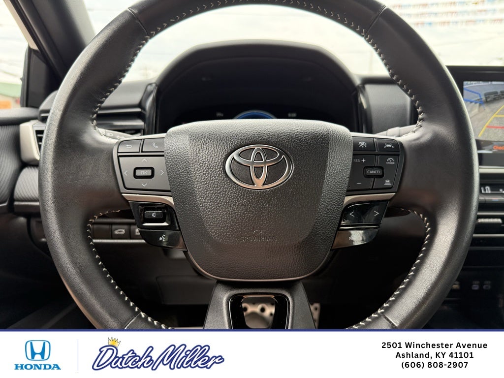 2025 Toyota Camry Hybrid SE