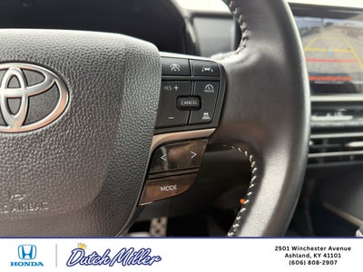 2025 Toyota Camry Hybrid SE