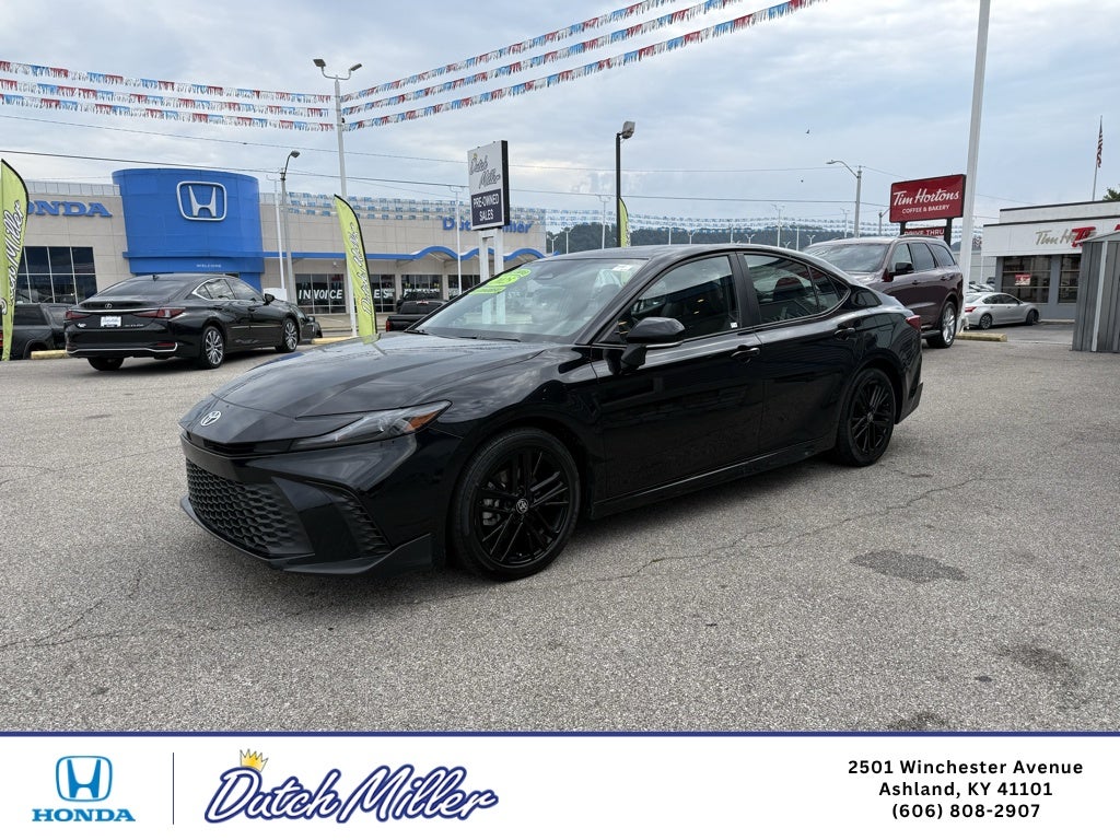 2025 Toyota Camry Hybrid SE