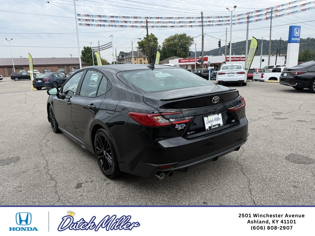 2025 Toyota Camry Hybrid SE