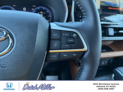 2025 Toyota Highlander Hybrid Hybrid Platinum