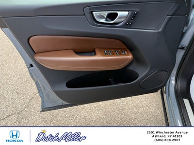 2023 Volvo XC60 Plus Bright Theme