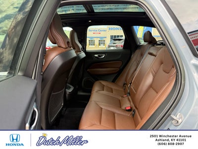 2023 Volvo XC60 Plus Bright Theme