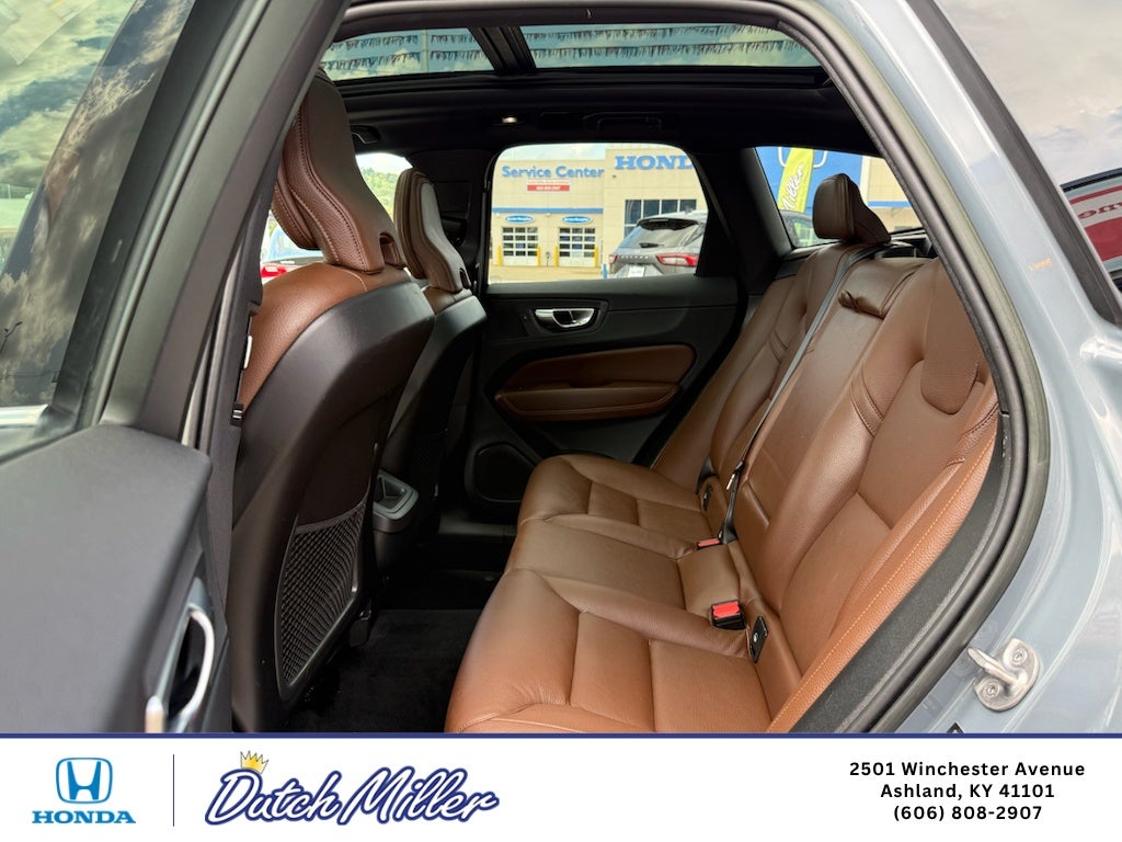 2023 Volvo XC60 Plus Bright Theme
