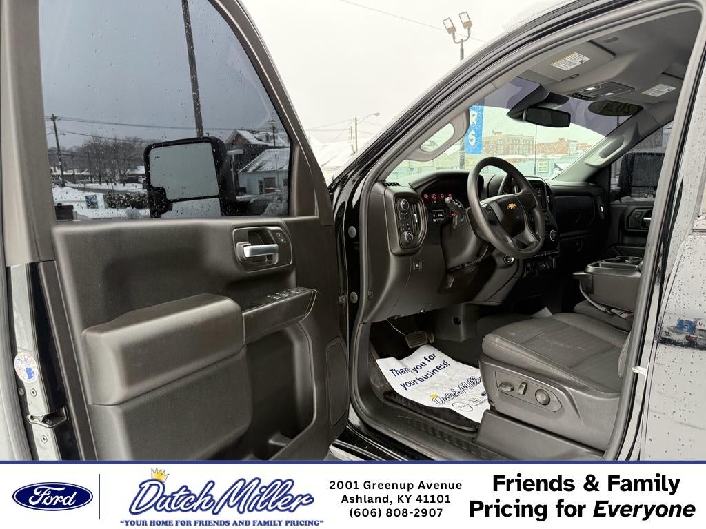 2024 Chevrolet Silverado Custom