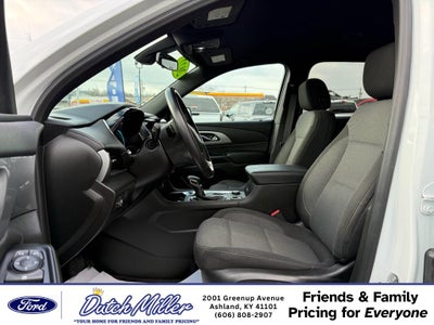 2022 Chevrolet Traverse LT Cloth