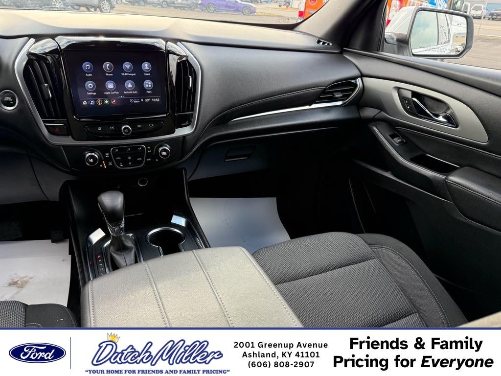 2022 Chevrolet Traverse LT Cloth