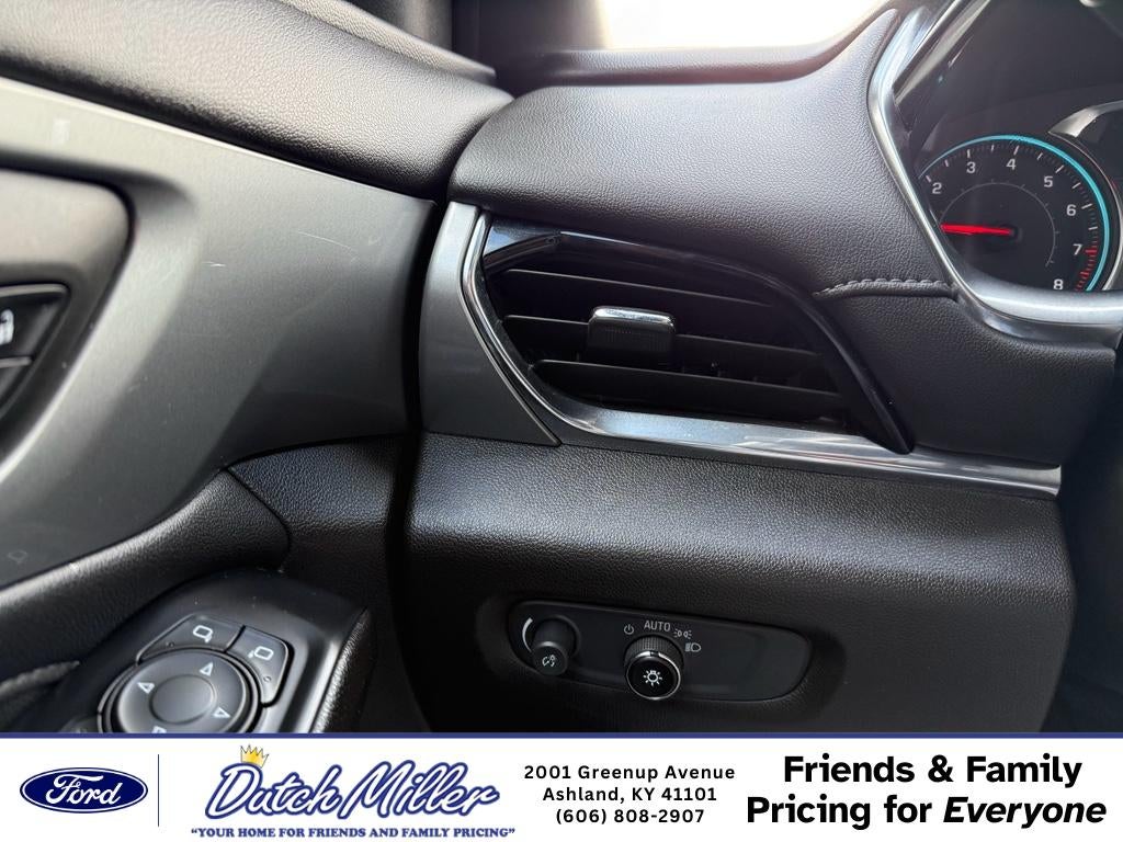 2022 Chevrolet Traverse LT Cloth