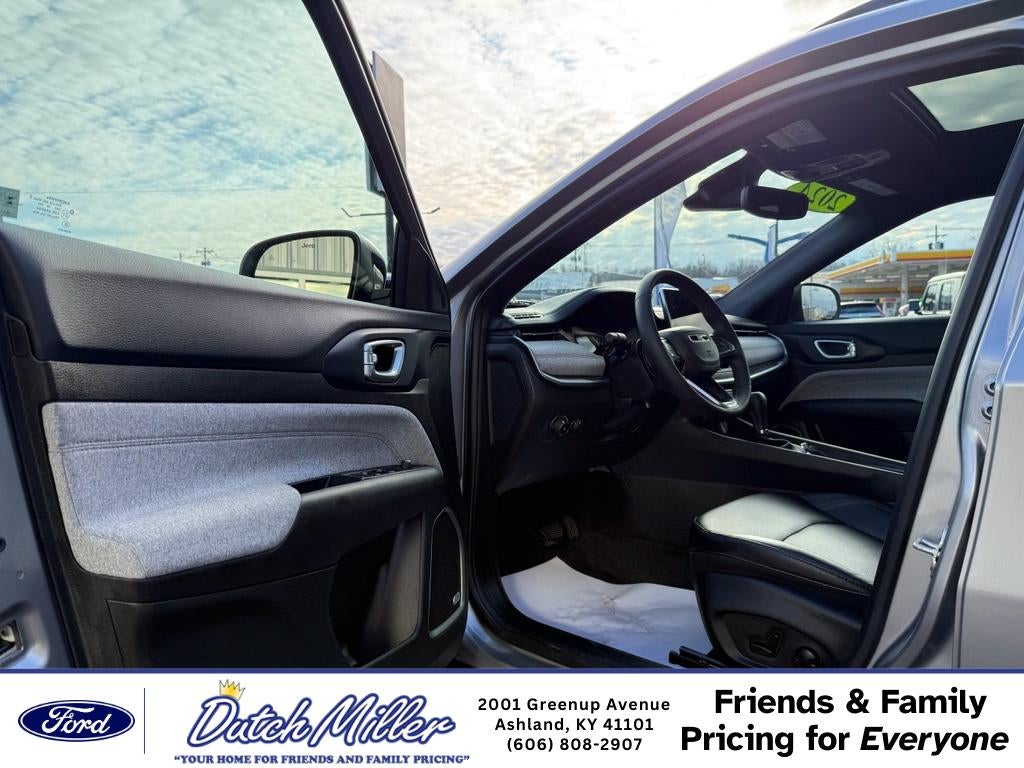 2024 Jeep Compass Latitude Lux