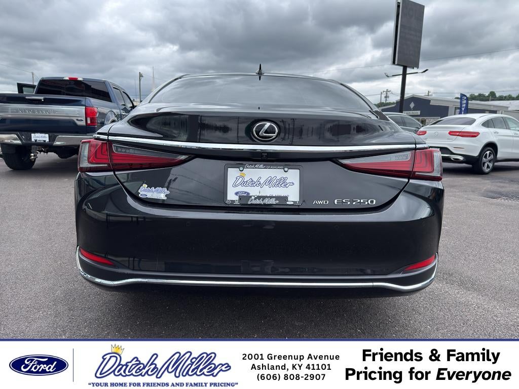 2021 Lexus ES 250 Base
