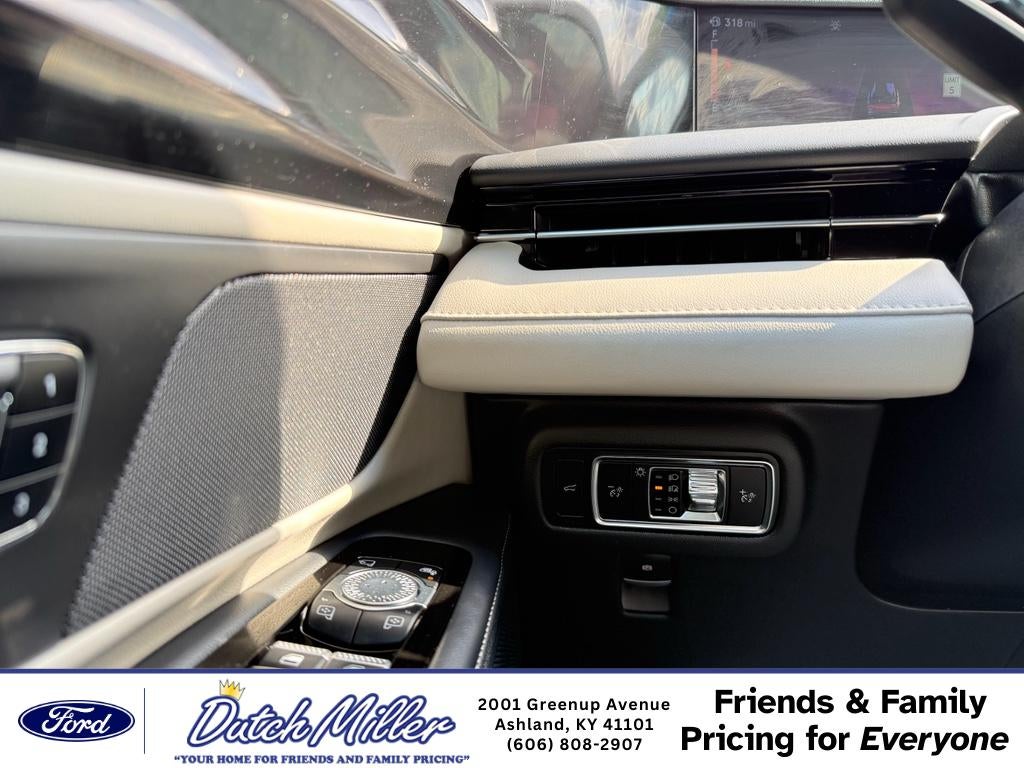 2024 Lincoln Nautilus Reserve