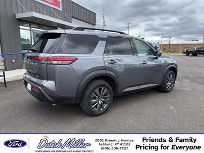 2025 Nissan Pathfinder SV