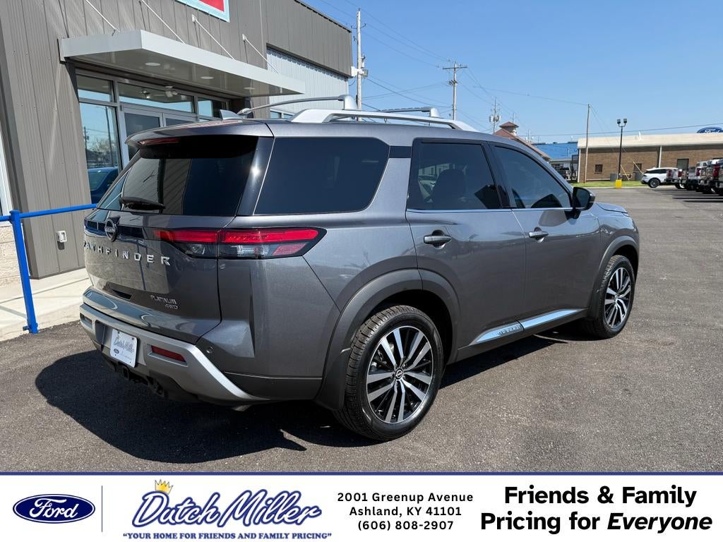 2023 Nissan Pathfinder Platinum