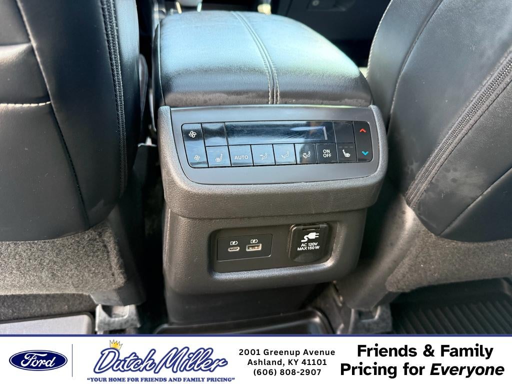 2023 Nissan Pathfinder Platinum